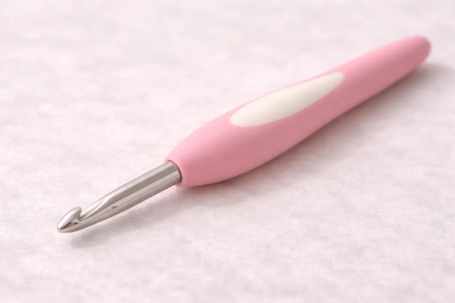 Ergonomic crochet hook detail for beginner kits